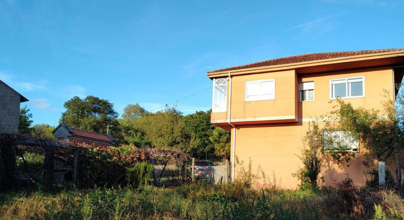 CASA EN BOTOS (PADRÓN)