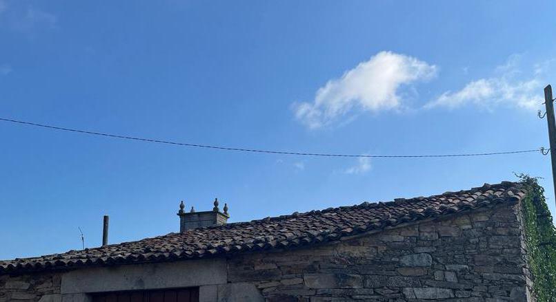 CASA DE PIEDRA C0N FINCA